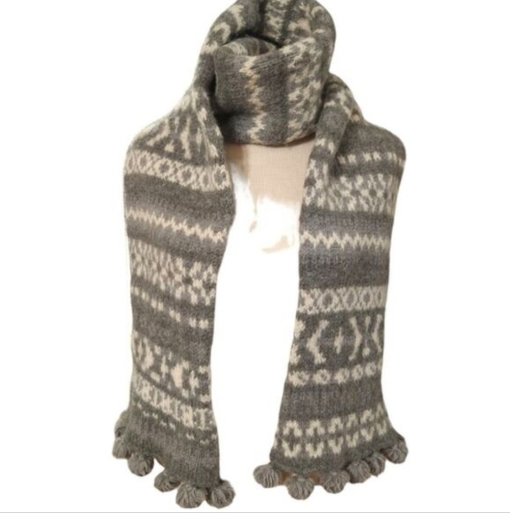 Banana Republic Women Himalaya Alpaca Wool Faire Isle Gray White Scarf Soft Pom